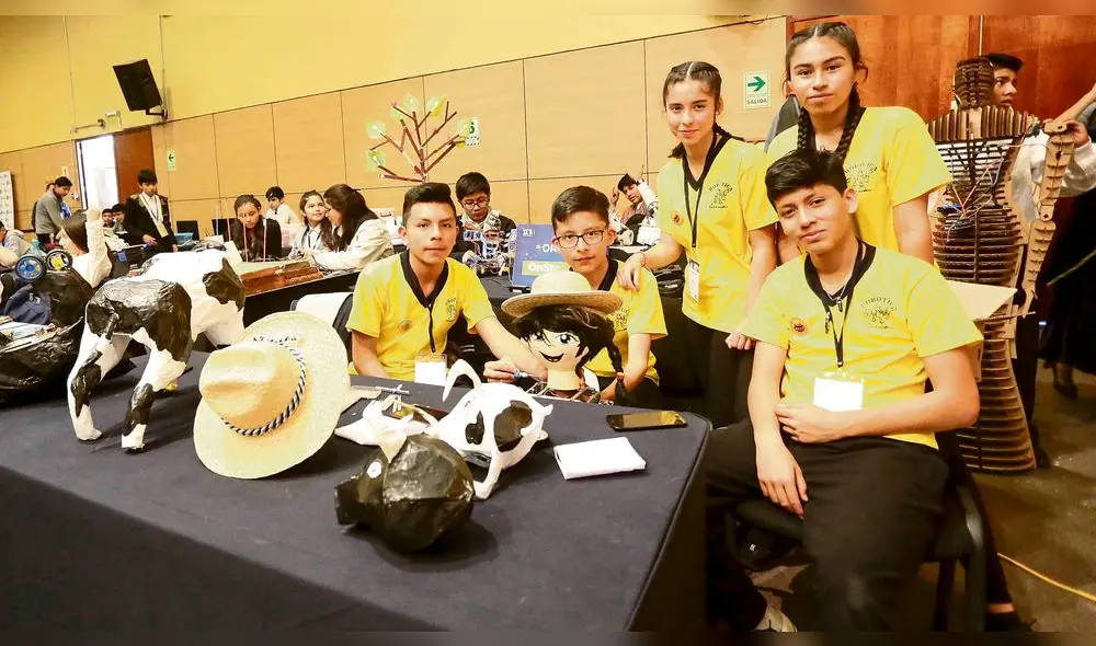 Equipo. Cinco estudiantes del colegio Jesús de Nazareth, presentes en las olimpiadas.