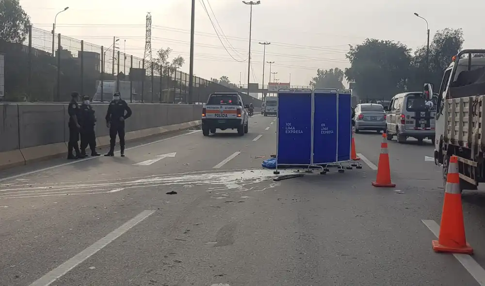 Fiscal de turno aún no se acerca a la escena tras pasar más de cinco horas. Foto: María Pía Ponce / URPI-GLR Fiscal de turno aún no se acerca a la escena tras pasar más de cinco horas. Foto: María Pía Ponce / URPI-GLR