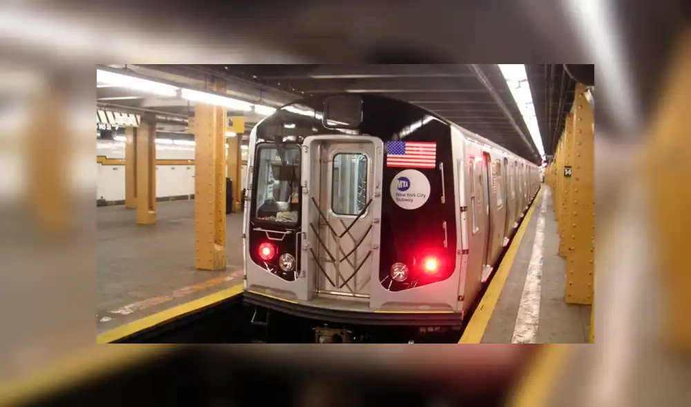 Pareja fue captada teniendo relaciones sexuales en una estación de metro de Brooklyn, en Estados Unidos. Pareja fue captada teniendo relaciones sexuales en una estación de metro de Brooklyn, en Estados Unidos.