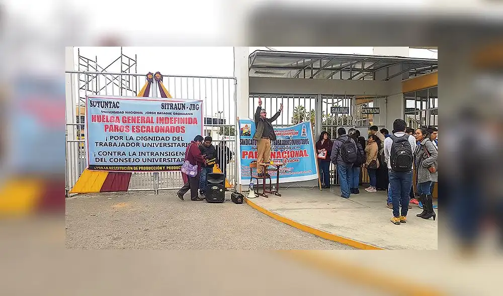 Restricción. Trabajadores impidieron el ingreso de los estudiantes a local universitario. Restricción. Trabajadores impidieron el ingreso de los estudiantes a local universitario.