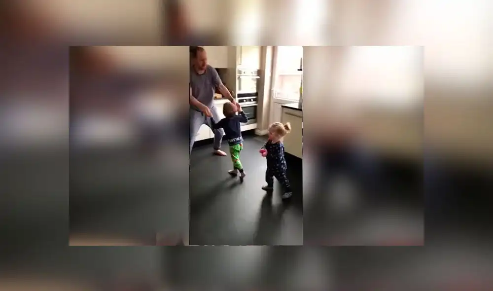 Desliza las imágenes para ver la emotiva escena que registró una madre entre su esposo y sus hijos. Foto: RM Videos Desliza las imágenes para ver la emotiva escena que registró una madre entre su esposo y sus hijos. Foto: RM Videos