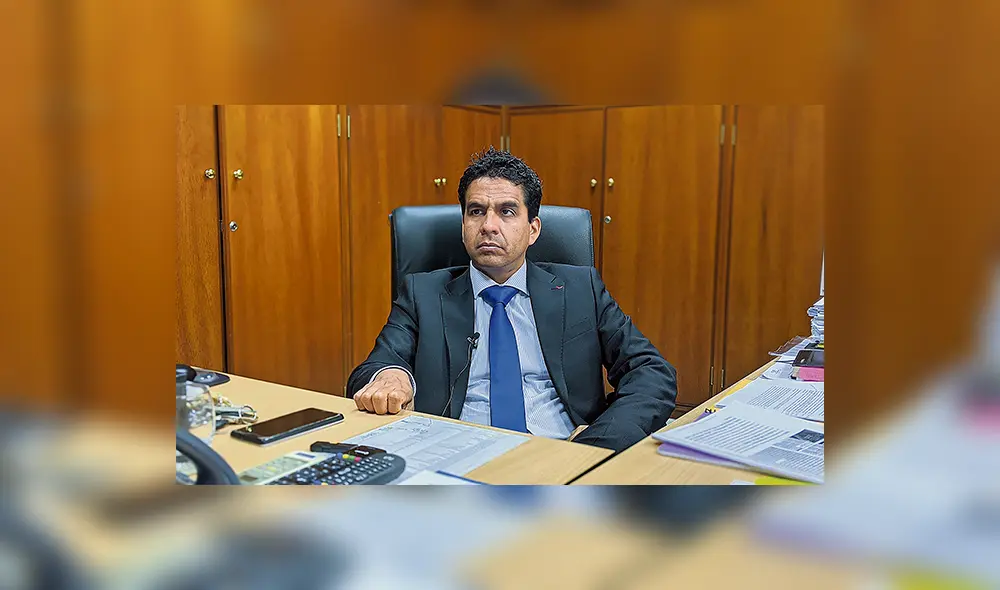 Rotundo. Fiscal Rodas aclara que no se han violentado derechos al investigar a Miguel Arévalo. Crédito: Alonso Balbuena