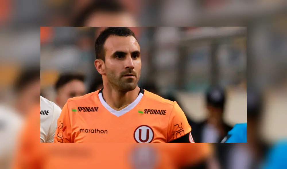 El guardameta es el capitán del equipo crema junto a Aldo Corzo. Créditos: La República El guardameta es el capitán del equipo crema junto a Aldo Corzo. Créditos: La República