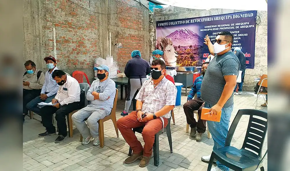 Unidos. Revocadores de autoridades distritales, provinciales y regionales se agruparon en un frente. Unidos. Revocadores de autoridades distritales, provinciales y regionales se agruparon en un frente.