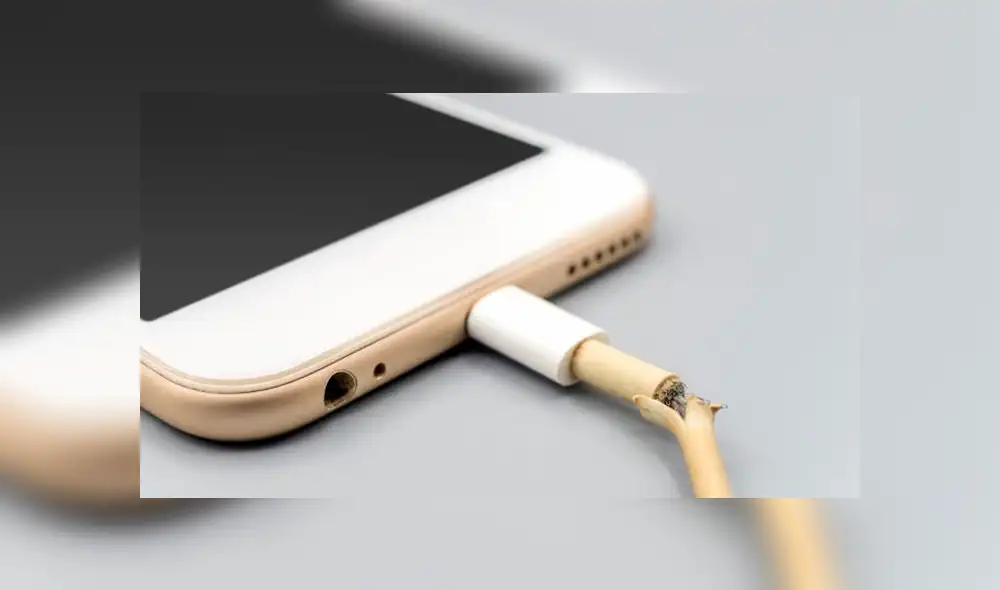 Una joven murió electrocutada mientras cargaba su celular Una joven murió electrocutada mientras cargaba su celular