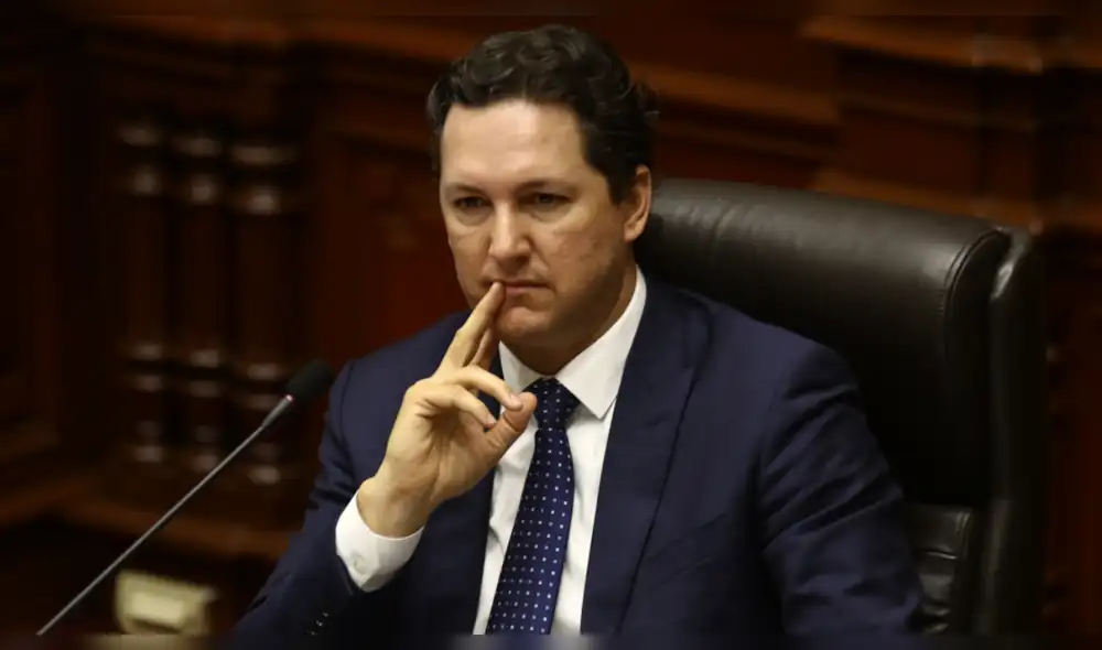 Salaverry evalúa ampliar legislatura para debatir suspensión de López Vilela Salaverry evalúa ampliar legislatura para debatir suspensión de López Vilela