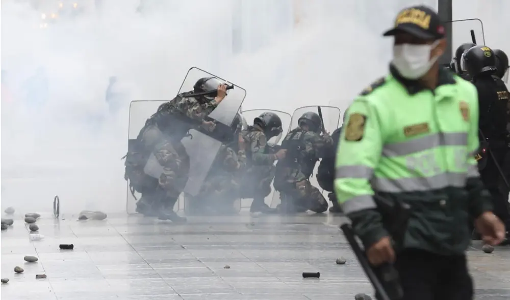 Enfrentamientos en Jirón de la Unión. Foto: Jorge Cerdán/La República