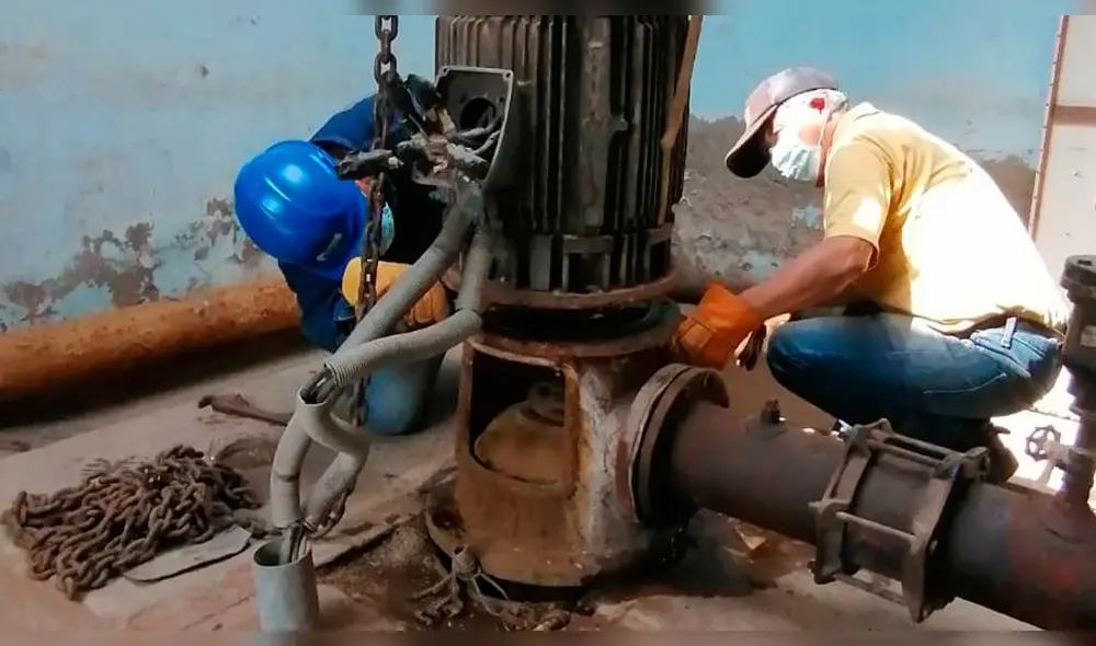 Técnicos de Epsel reparan equipo de bombeo en Lambayeque