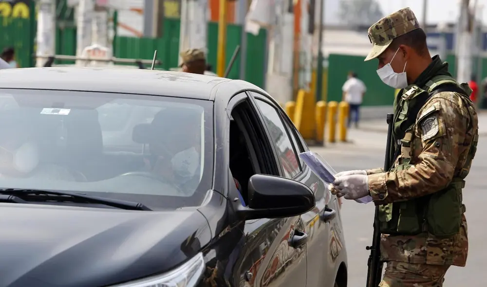 Desde este 15 de noviembre se podrá circular con autos particulares. Foto: La República Desde este 15 de noviembre se podrá circular con autos particulares. Foto: La República