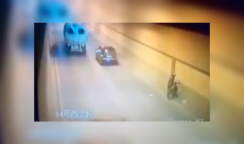 Desliza para ver el desenlace de este video viral de YouTube. Foto: Captura. Desliza para ver el desenlace de este video viral de YouTube. Foto: Captura.