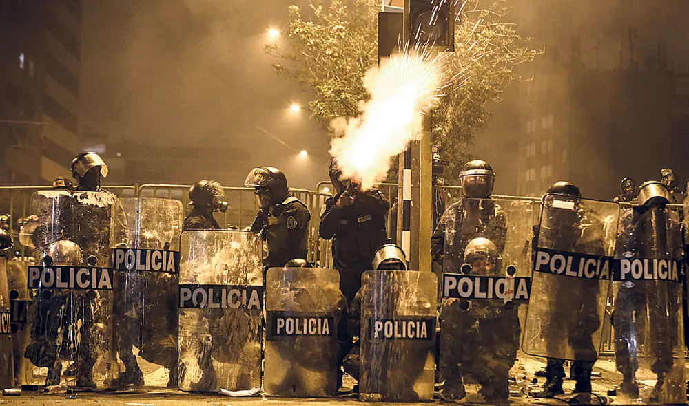 Investigación. La manifestación del jueves dejó 16 civiles heridos, algunos de ellos impactados con canicas. Demandan una investigación para hallar culpables Foto: John Reyes/La República