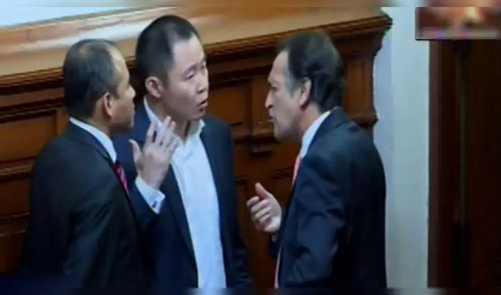 Héctor Becerril arremete contra Kenji Fujimori tras su renuncia a Fuerza Popular Héctor Becerril arremete contra Kenji Fujimori tras su renuncia a Fuerza Popular