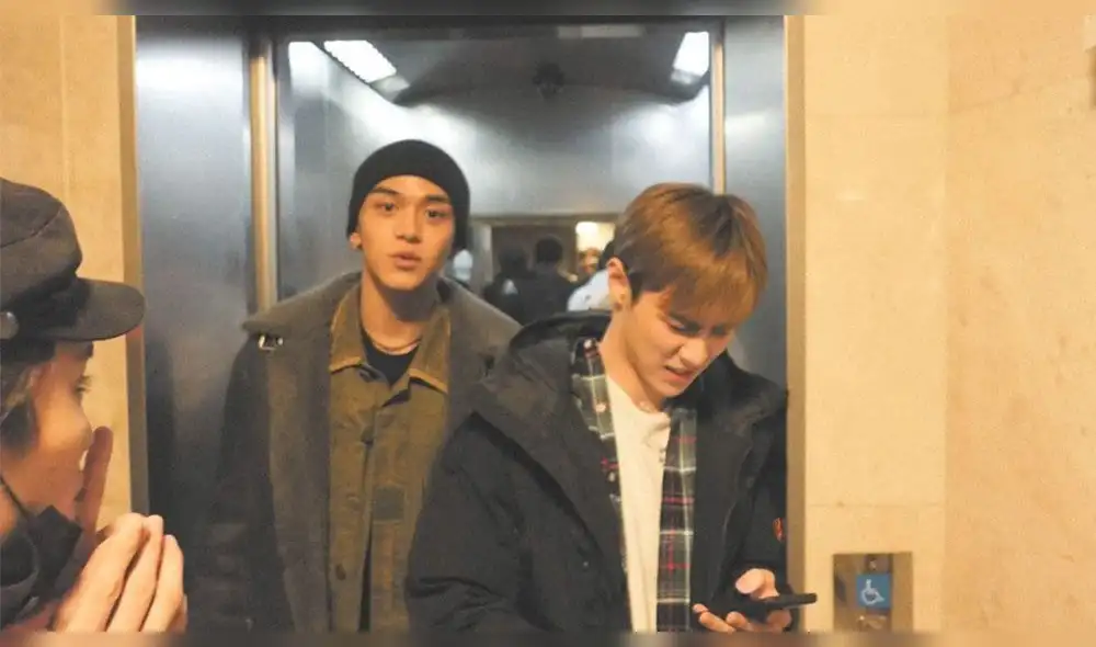 Los miembros de WayV también subieron fotografías de los momentos posteriores a la anécdota del ascensor.