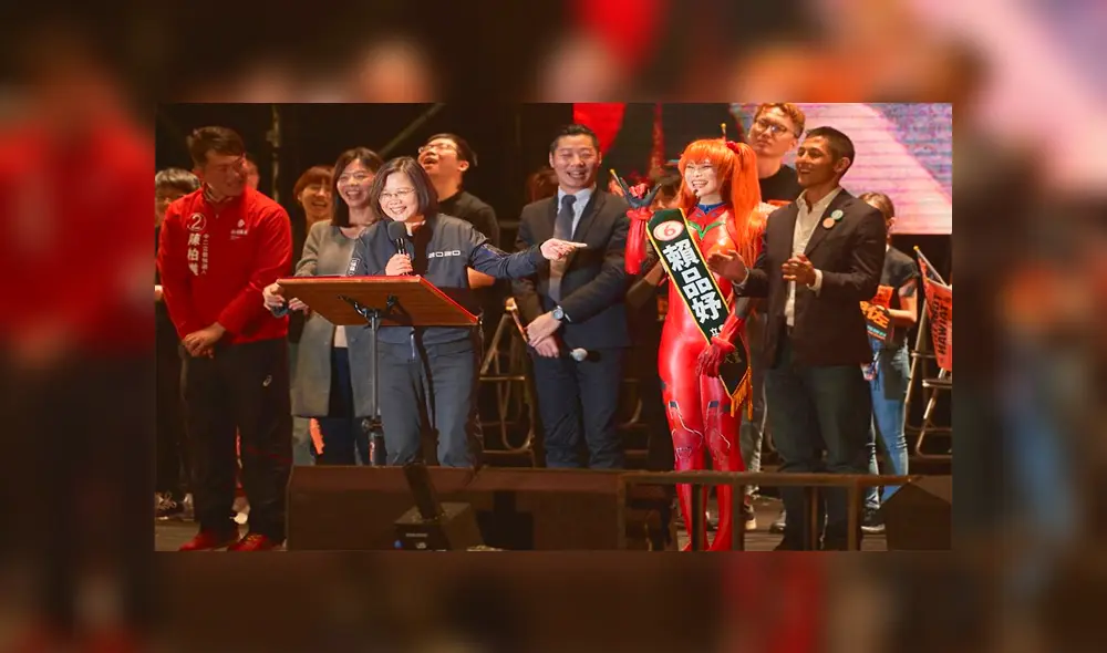 La candidata se visitó como un popular personaje del anime y cautivó a miles de jóvenes 'otakus'.