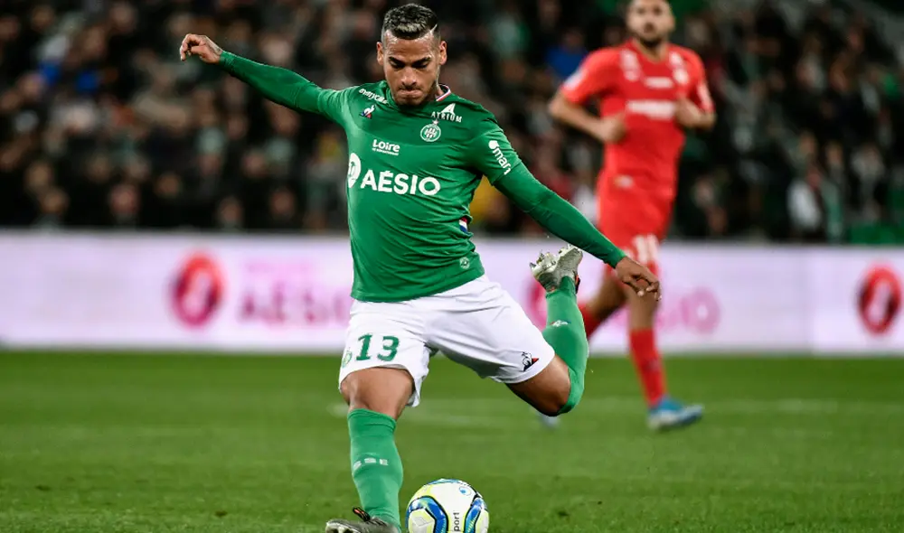 ¿Miguel Trauco tiene posibilidades de jugar en el Olympiacos? | Foto: AFP ¿Miguel Trauco tiene posibilidades de jugar en el Olympiacos? | Foto: AFP