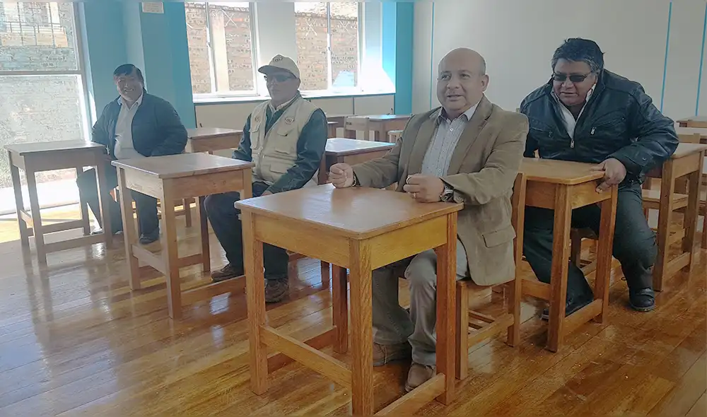 Junín: congresista Moisés Guía recorre proyectos de Trabaja Perú