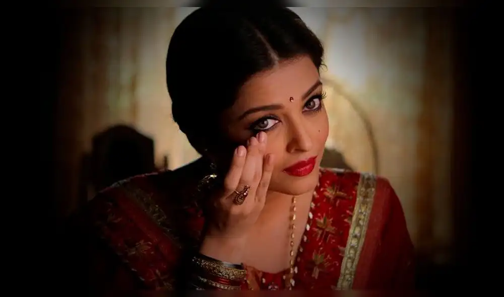 La superestrella de Bollywood Aishwarya Rai Bachchan y su hija llevadas al hospital por COVID-19. Crédito: Instagram