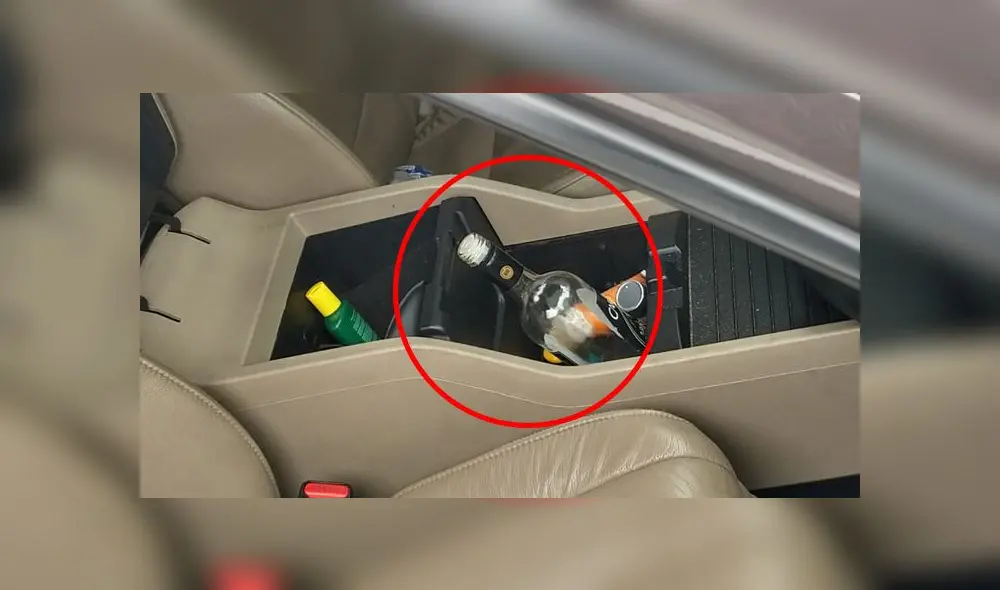 Dentro de la camioneta se encontró una botella a medio beber de un licor