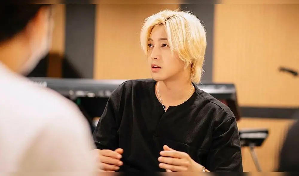 Desliza para ver más fotos de Kim Hyun Joong sobre su concierto online. Créditos: Instagram Desliza para ver más fotos de Kim Hyun Joong sobre su concierto online. Créditos: Instagram