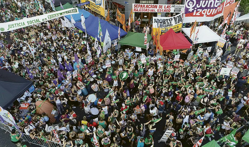 Decisivo. Gran expectativa por el debate de la ley del aborto. Foto: AFP Decisivo. Gran expectativa por el debate de la ley del aborto. Foto: AFP