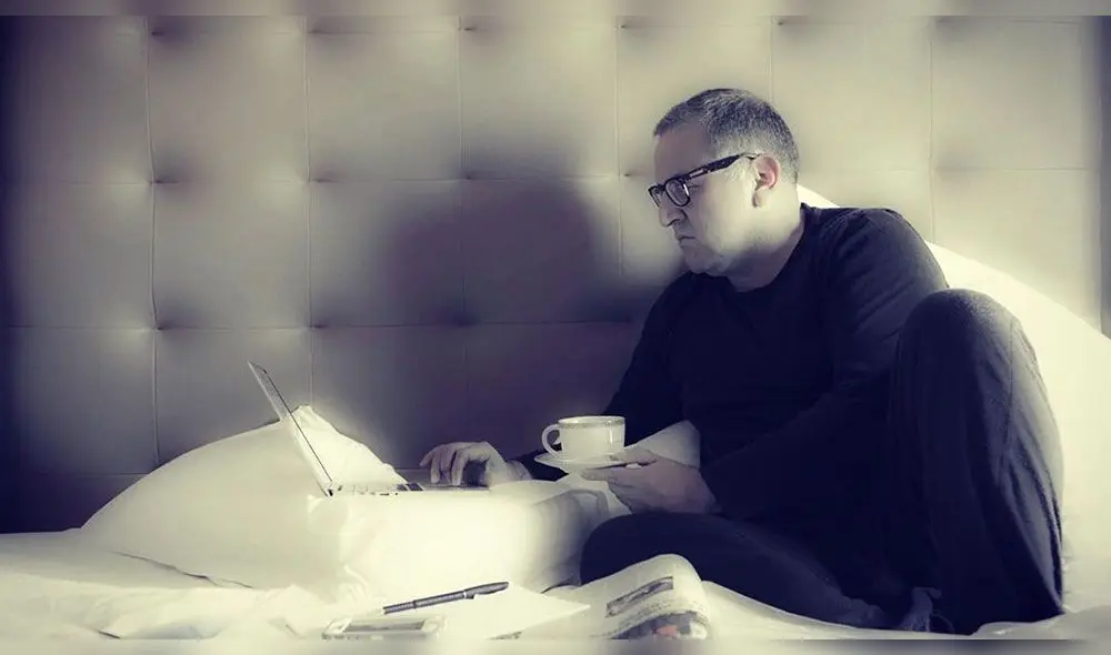 Beto Ortiz comparte fotografía con misterioso amigo.