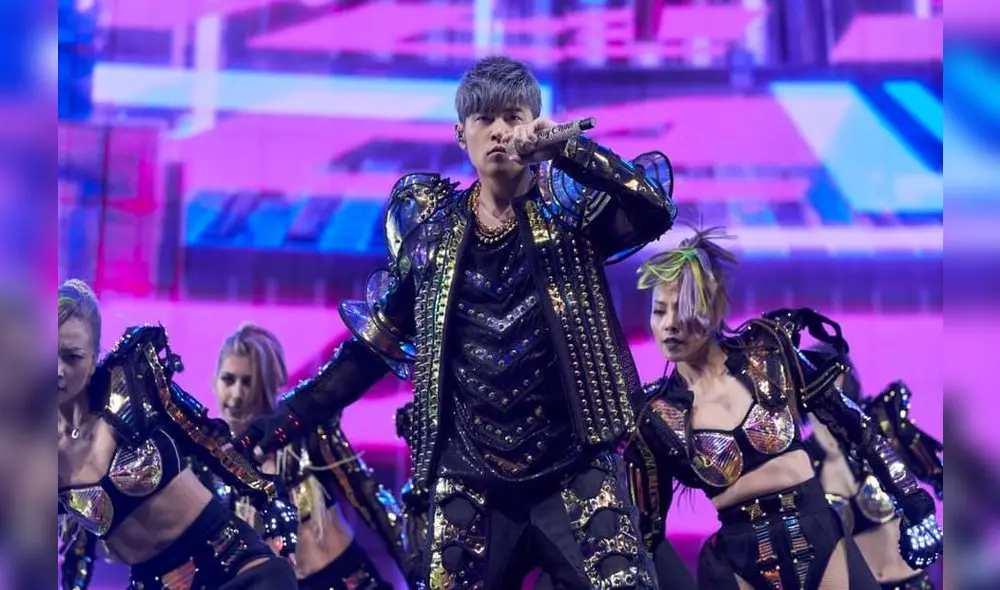 Jay Chou es un músico, cantante, productor, actor y director de República de China.