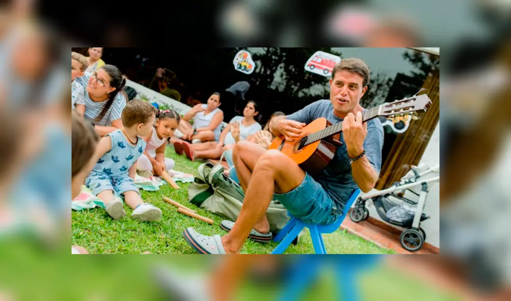 El profesor Gustavo durante un cumpleaños.