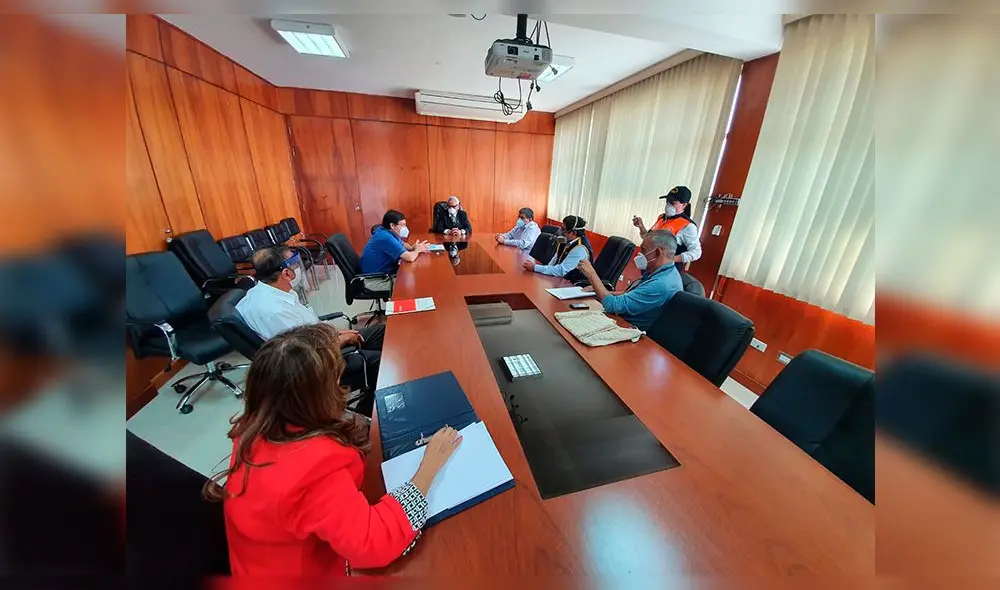 Congresistas y gobernador regional de Lambayeque sostuvieron reunión de trabajo.
