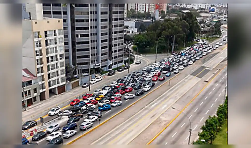 Gran congestión por cierre de tramo de la Vía Expresa