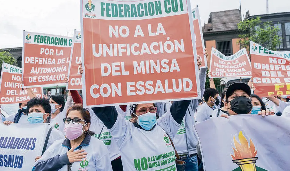 Presión. Trabajadores exigían a Castillo archivar la propuesta. Foto: difusión