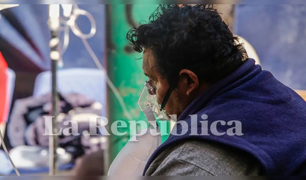 Hospital COVID-19 Arequipa. Pacientes esperan una atención que tarda en llegar. Hospital COVID-19 Arequipa. Pacientes esperan una atención que tarda en llegar.