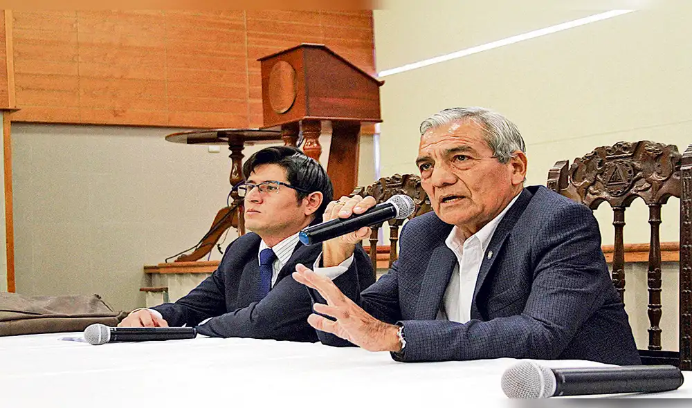 Elidio y sus abogados. Alistan recurso de casación como último esfuerzo luego de polémica sentencia de Sala Penal de Apelaciones. Elidio y sus abogados. Alistan recurso de casación como último esfuerzo luego de polémica sentencia de Sala Penal de Apelaciones.