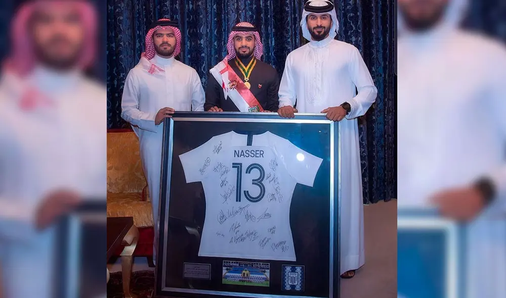 Yaqoob Mubarak regaló la camiseta de Alianza Lima a su príncipe. Foto: Instagram