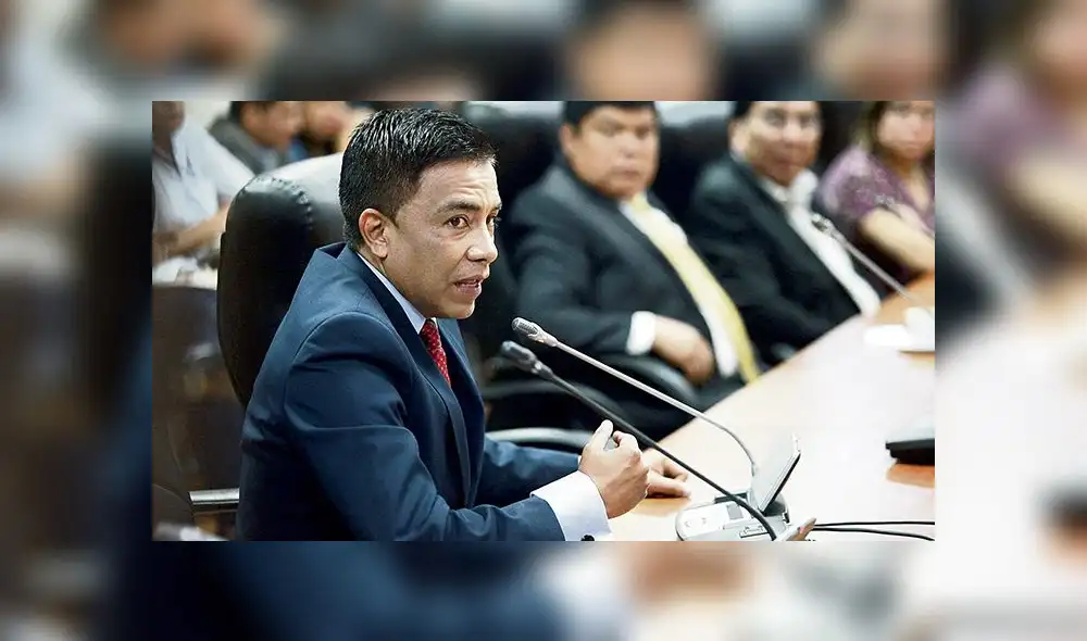 Pleno del Congreso suspende por 120 días a Roberto Vieira Pleno del Congreso suspende por 120 días a Roberto Vieira