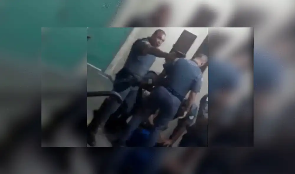 Policías agreden y amenazan a estudiantes en el interior de una escuela [VIDEO]