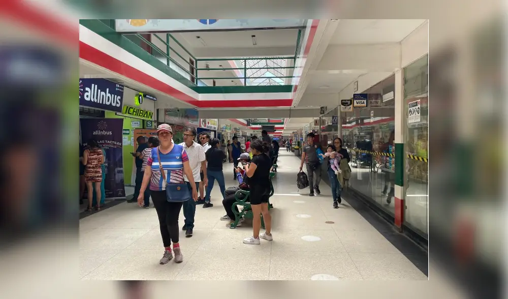 A pesar del alto costo de los pasajes, los ciudadanos adquieren pasajes para retornar de Chiclayo a Lima. Foto: Rosa Quincho/URPI/LR