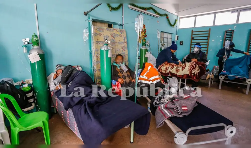 Hospital COVID-19 Arequipa. Improvisadas camas se armaron en las diferentes áreas libres del nosocomio. Hospital COVID-19 Arequipa. Improvisadas camas se armaron en las diferentes áreas libres del nosocomio.