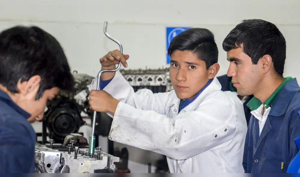 Aprueban “Ley del esclavo juvenil”, sin salarios para los estudiantes técnicos