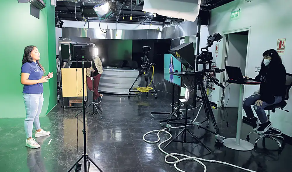 Siempre presente. La presencia, el legado de Gustavo Mohme Llona, no solo está en el impreso sino también en todas las plataformas digitales, que enfrentan los nuevos desafíos y cambios. Siempre presente. La presencia, el legado de Gustavo Mohme Llona, no solo está en el impreso sino también en todas las plataformas digitales, que enfrentan los nuevos desafíos y cambios.