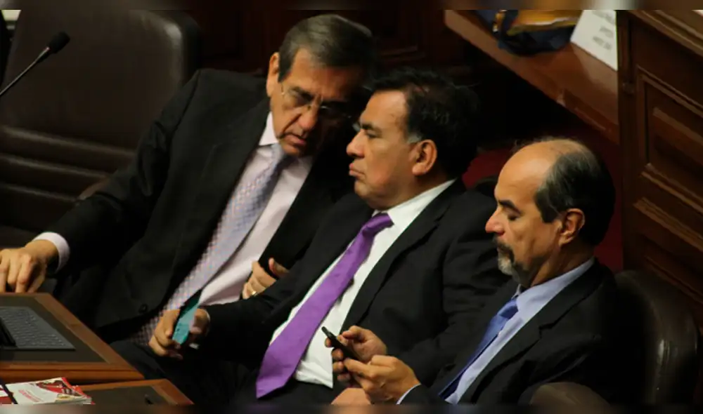 Apra pactó con fujimorismo, pero Velásquez asegura que se acabó la alianza Apra pactó con fujimorismo, pero Velásquez asegura que se acabó la alianza