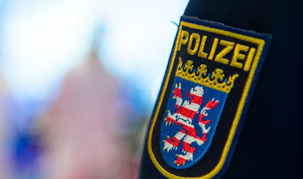 Según testigos, el atacante huyó de la escena y se refugió en una casa cercana.
Foto: dpa/S. Stein Según testigos, el atacante huyó de la escena y se refugió en una casa cercana.
Foto: dpa/S. Stein