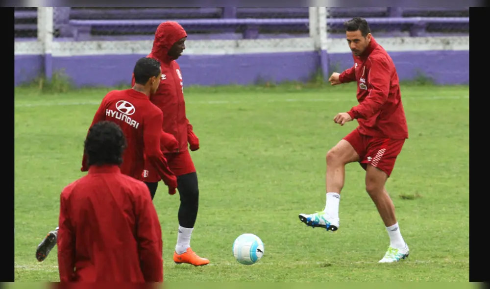 Claudio Pizarro analizó porqué recibió tantas críticas de los hinchas de la selección peruana. Foto: Líbero Claudio Pizarro analizó porqué recibió tantas críticas de los hinchas de la selección peruana. Foto: Líbero