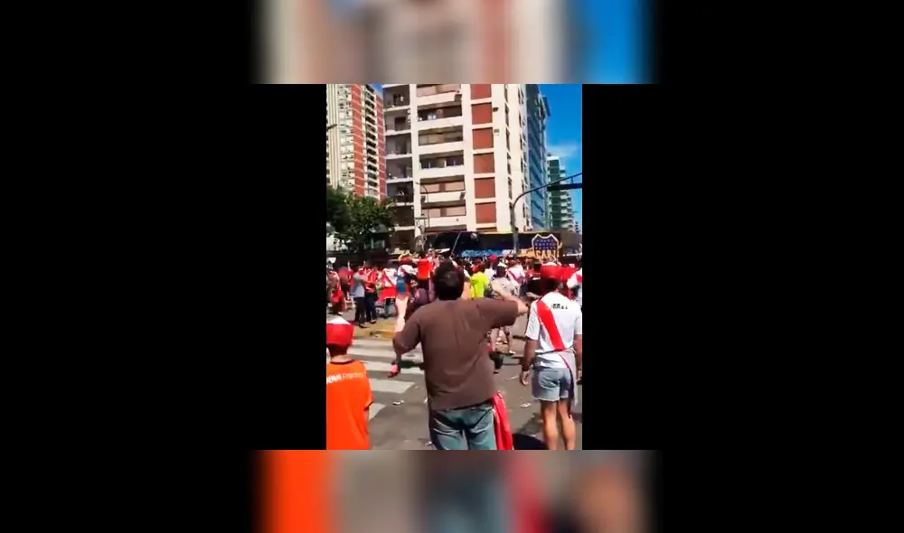 Final Copa Libertadores 2018: hinchada de River aventó piedras y gas pimienta al bus de Boca [VIDEO]