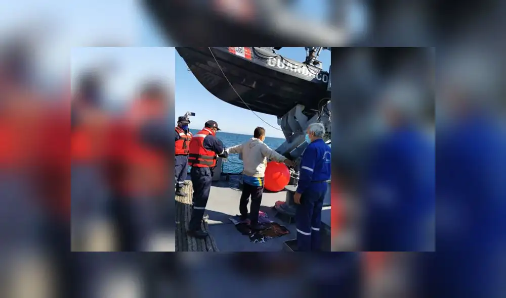 Los náufragos fueron encontrados en una panga de la nave que se estaba sumergiendo. (Foto: Marina de Guerra)