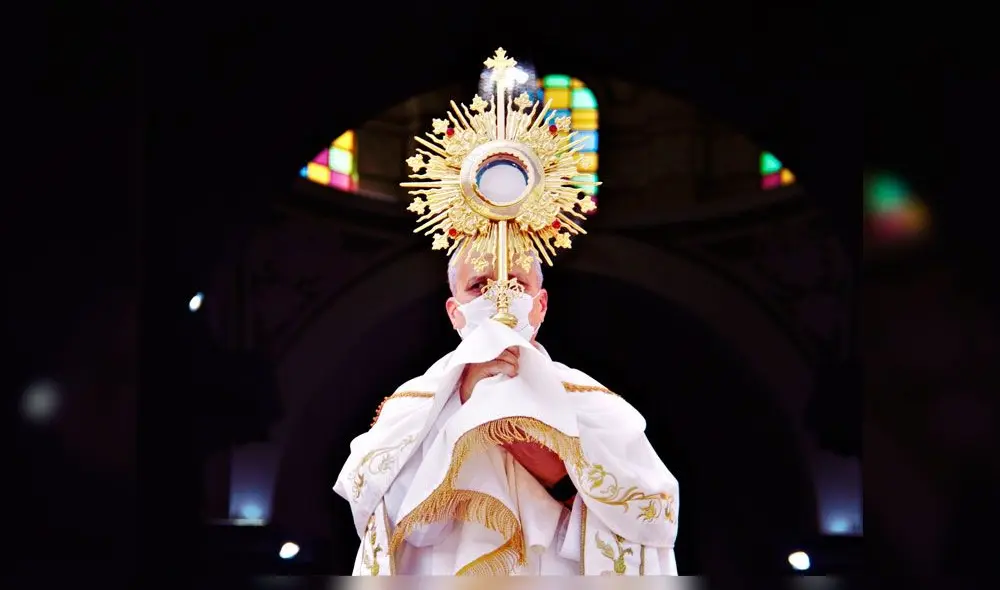 Robert Prevost lideró procesión del "Corpus Christi" por el Parque de Chiclayo.
