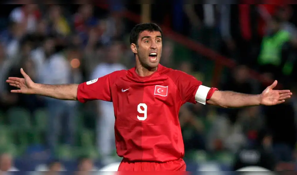 Haka Sukur: Marcó el gol más rápido de los Mundiales y hoy se gana la vida manejando Uber. Haka Sukur: Marcó el gol más rápido de los Mundiales y hoy se gana la vida manejando Uber.