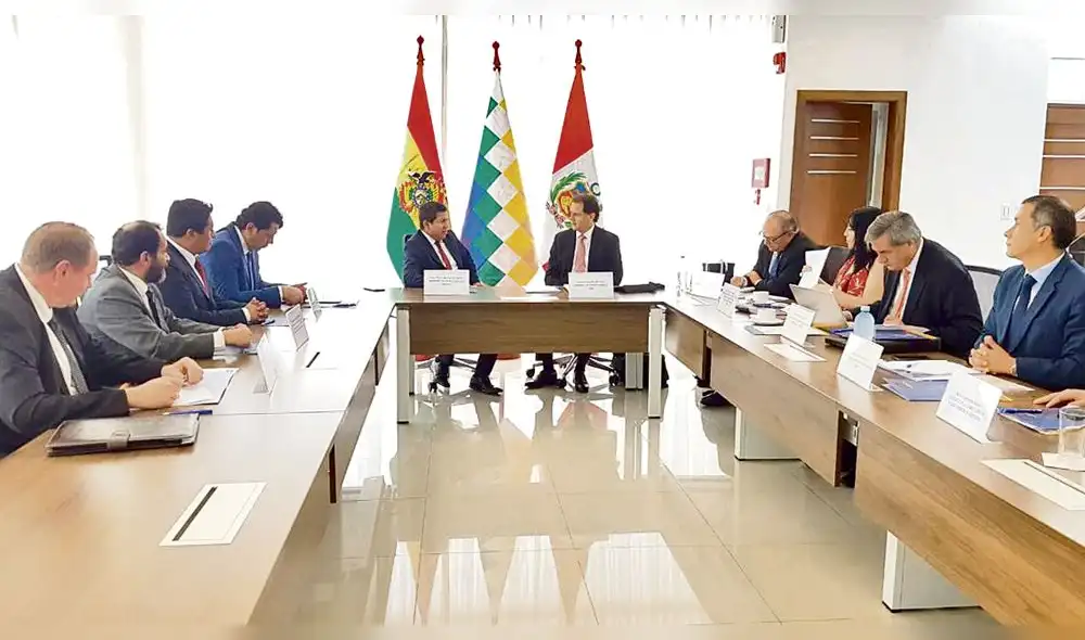 Perú y Bolivia perfilan importación de gas natural para regiones del sur