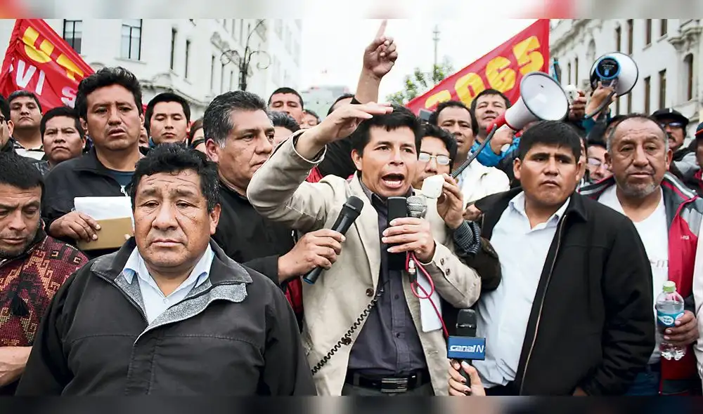 Minedu pide reunirse el lunes con Pedro Castillo por huelga de docentes Minedu pide reunirse el lunes con Pedro Castillo por huelga de docentes