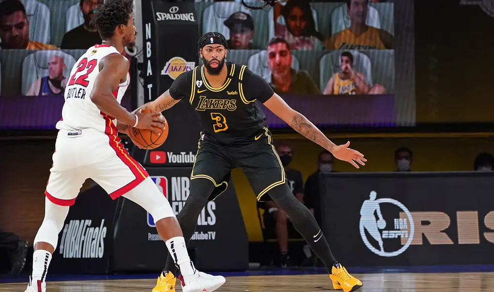 Los Angeles Lakers ganaron el primer juego de esta serie ante Miami Heat. Foto: AFP Los Angeles Lakers ganaron el primer juego de esta serie ante Miami Heat. Foto: AFP