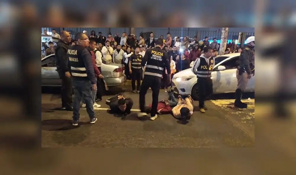 Delincuentes circulaban cerca al centro financiero de Fiori con actitud sospechosa y al negarse a identificarse, la PNP procedió a intervenirlos (Foto: Christian Moreno / Grupo La República) Delincuentes circulaban cerca al centro financiero de Fiori con actitud sospechosa y al negarse a identificarse, la PNP procedió a intervenirlos (Foto: Christian Moreno / Grupo La República)